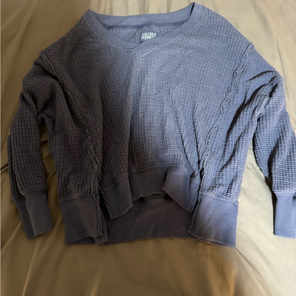 american eagle sweater oversized never worn size XS